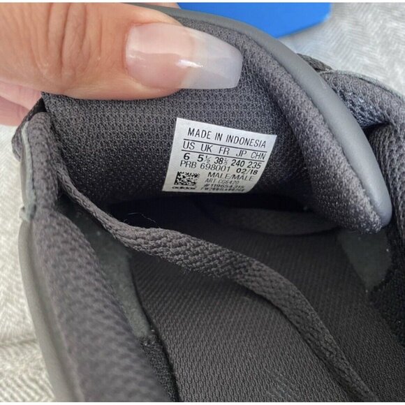 ADIDAS Yeezy Powerphase Calabasas Black Size 6 MENS - Picture 12 of 12